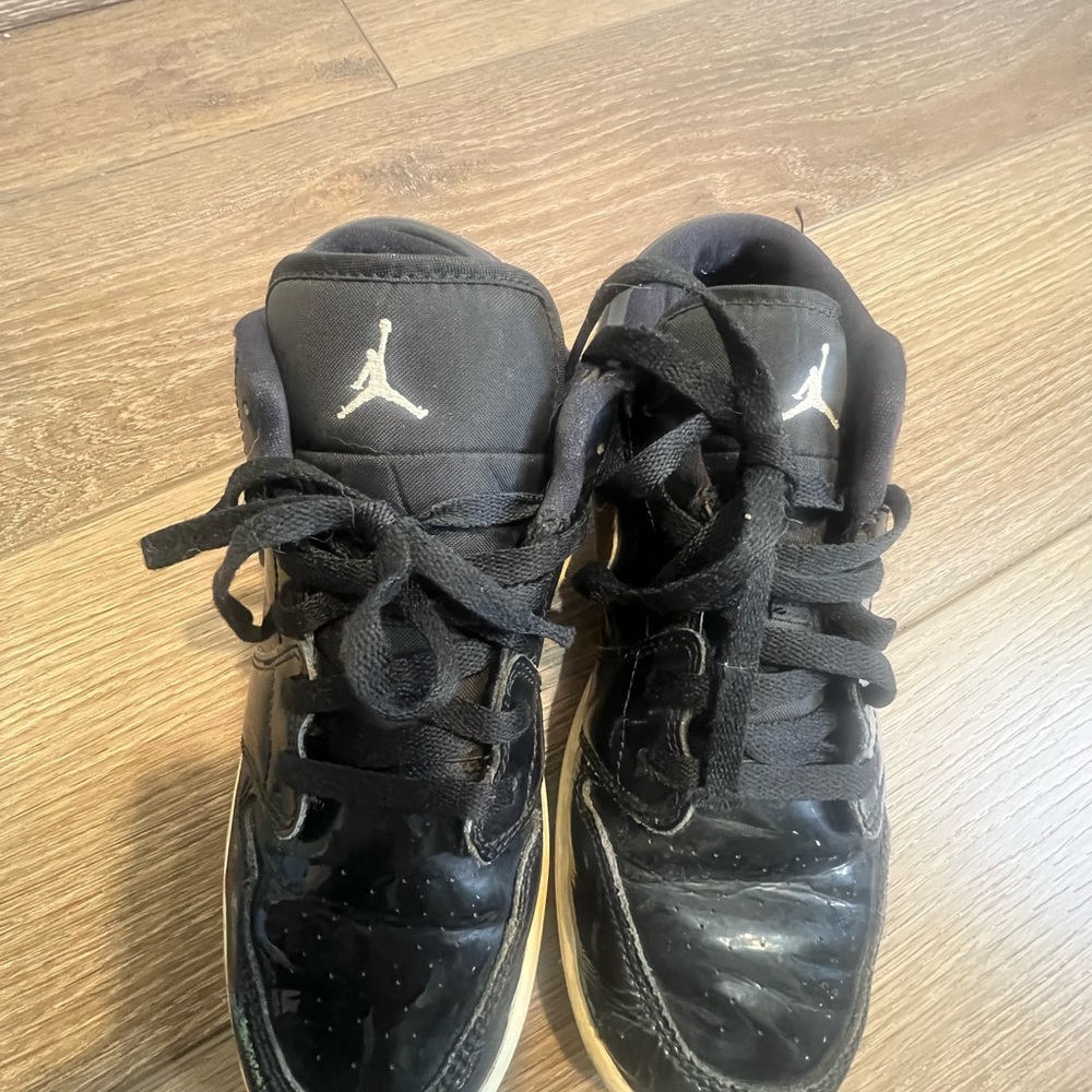 Nike Air Jordan 1 Low Patent leather - Picture 4 of 12